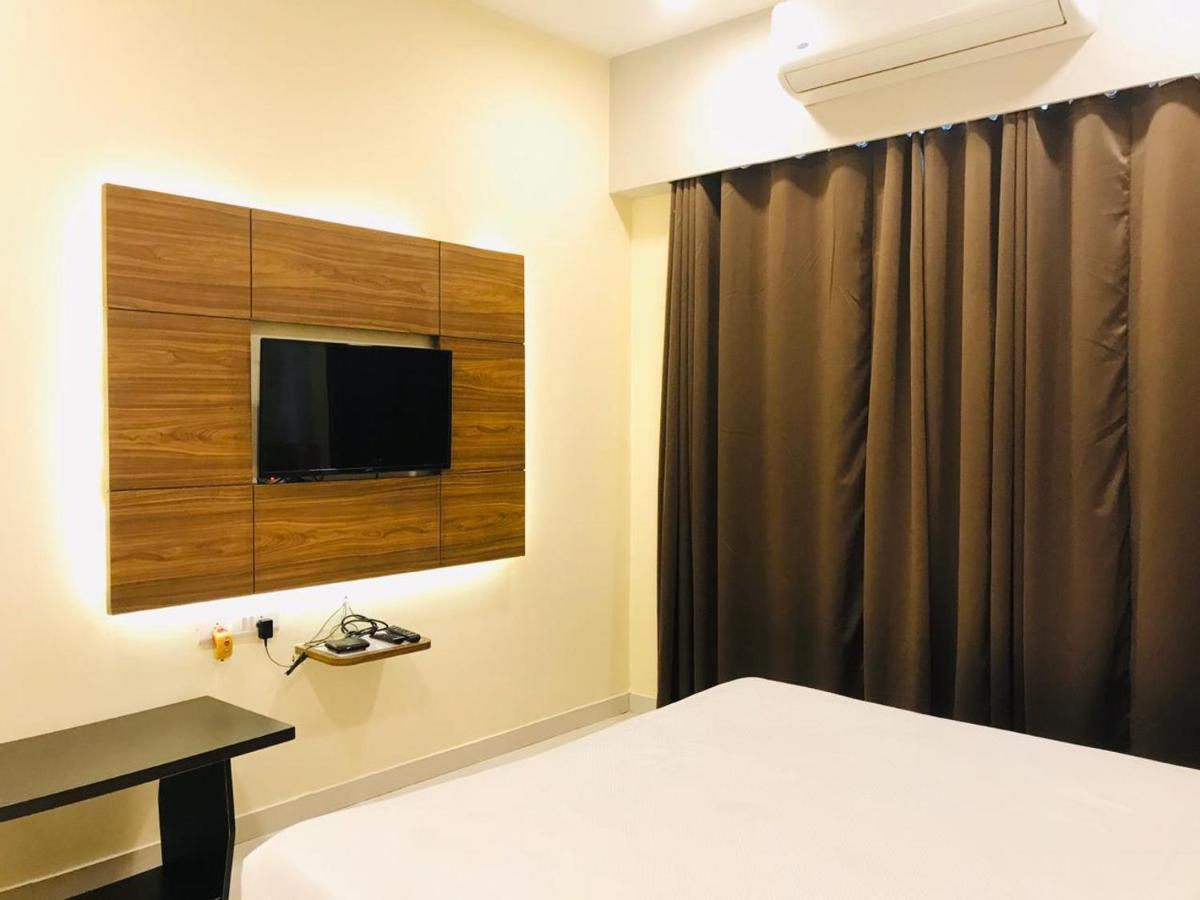 Hotel Golden - I Rāipur Eksteriør bilde