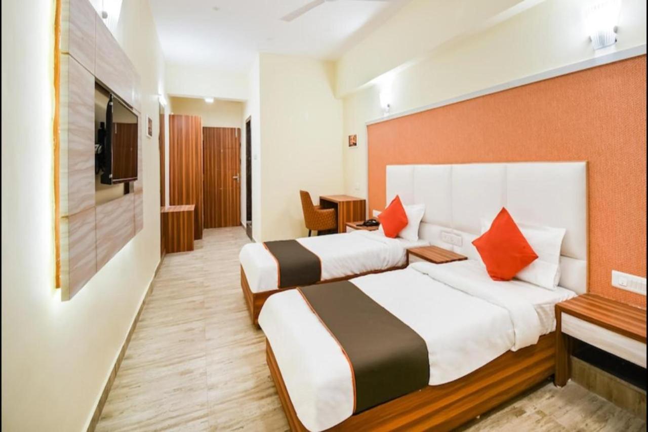 Hotel Golden - I Rāipur Eksteriør bilde